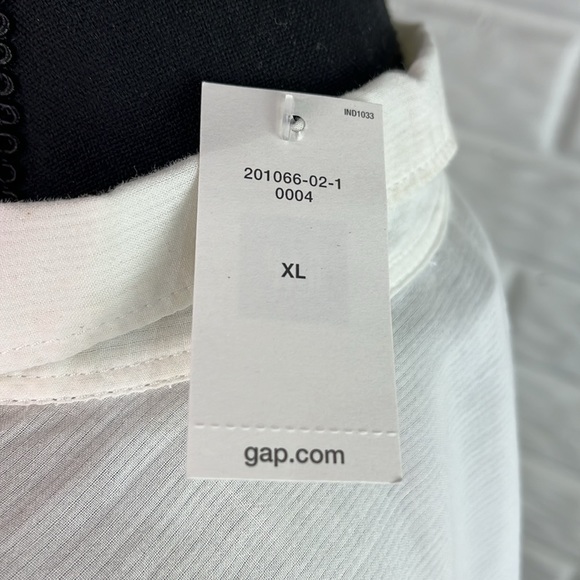 GAP OPTIC WHITE SEMI SHEER BUTTON DOWN BLOUSE PLEATS NWT SIZE XL - Picture 6 of 12